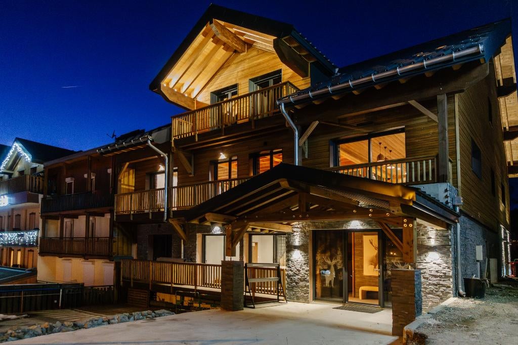 5* chalet, 14 pers., aan de voet van de pistes, Franse Alpen, Vakantie, Alpen, 4 of meer slaapkamers, Dorp, Open haard