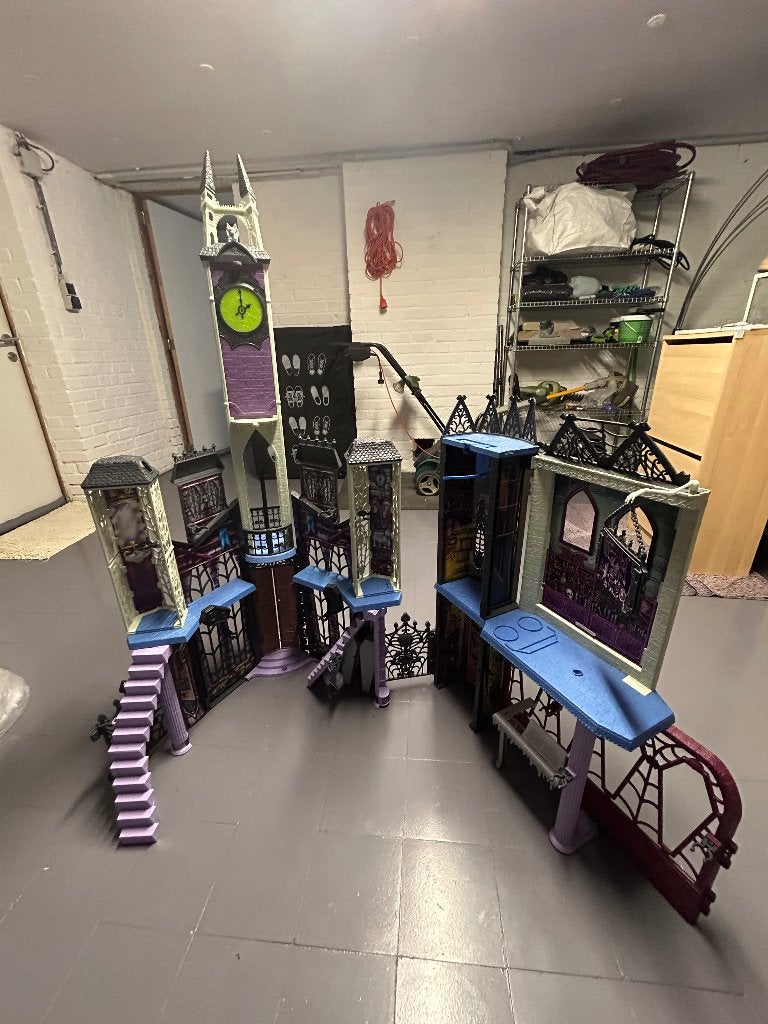 Monster Hight House, Ophalen, Zo goed als nieuw, Poppenhuis
