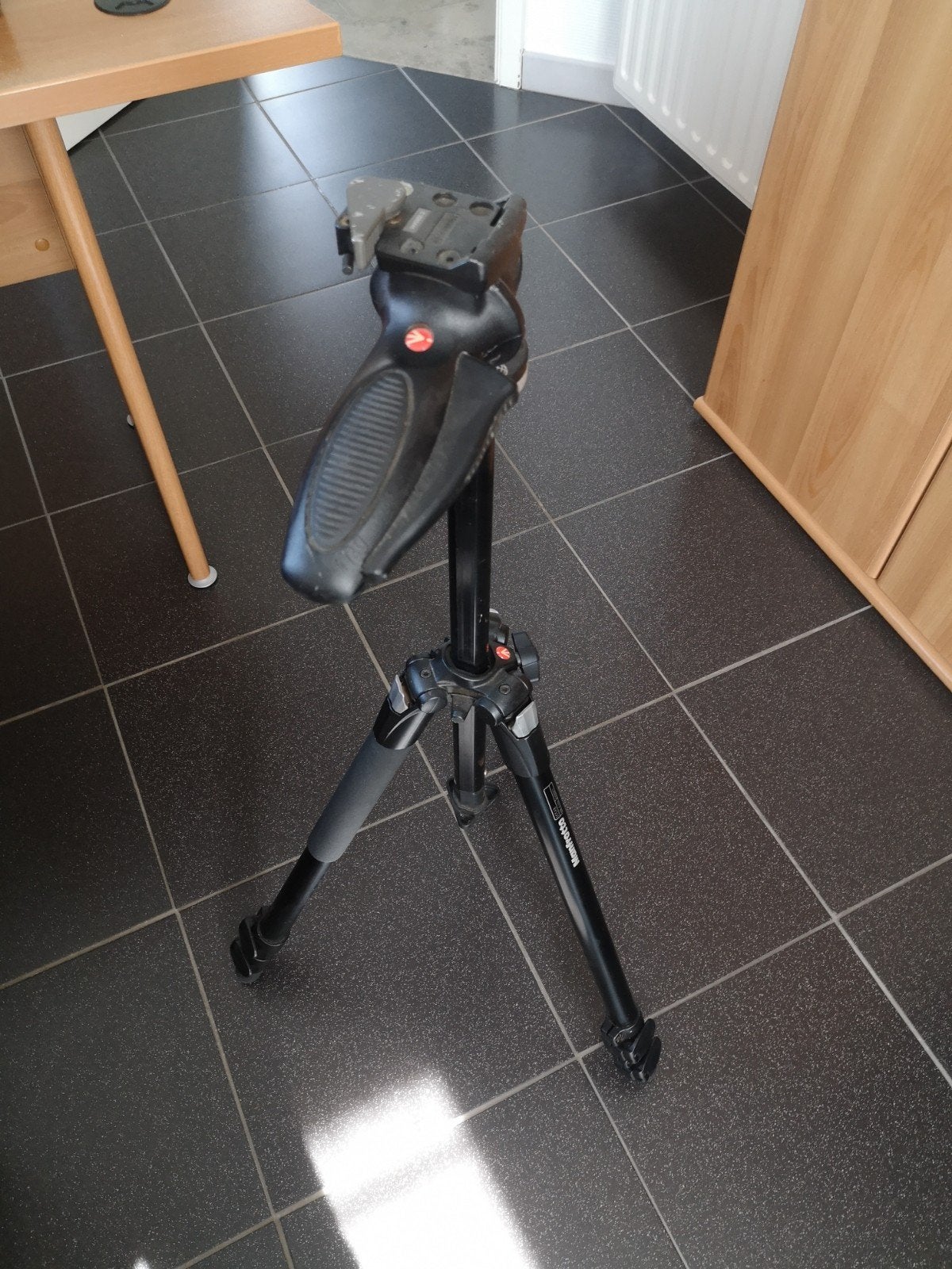 Manfrotto statief met balhoofd. Uitschuifbaar., Ophalen of Verzenden, Balhoofd, Met balhoofd