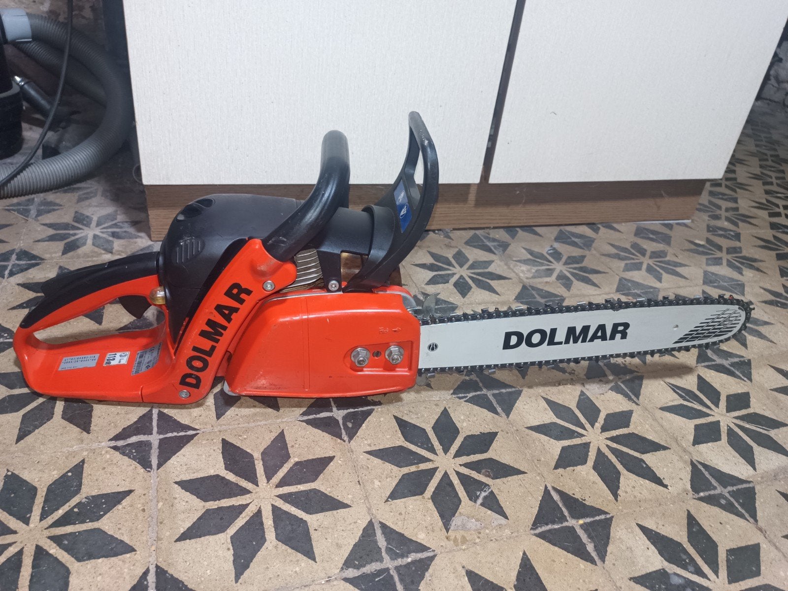 je vends une tronçonneuse, Jardin & Terrasse, Enlèvement, Comme neuf, Autres types, Dolmar