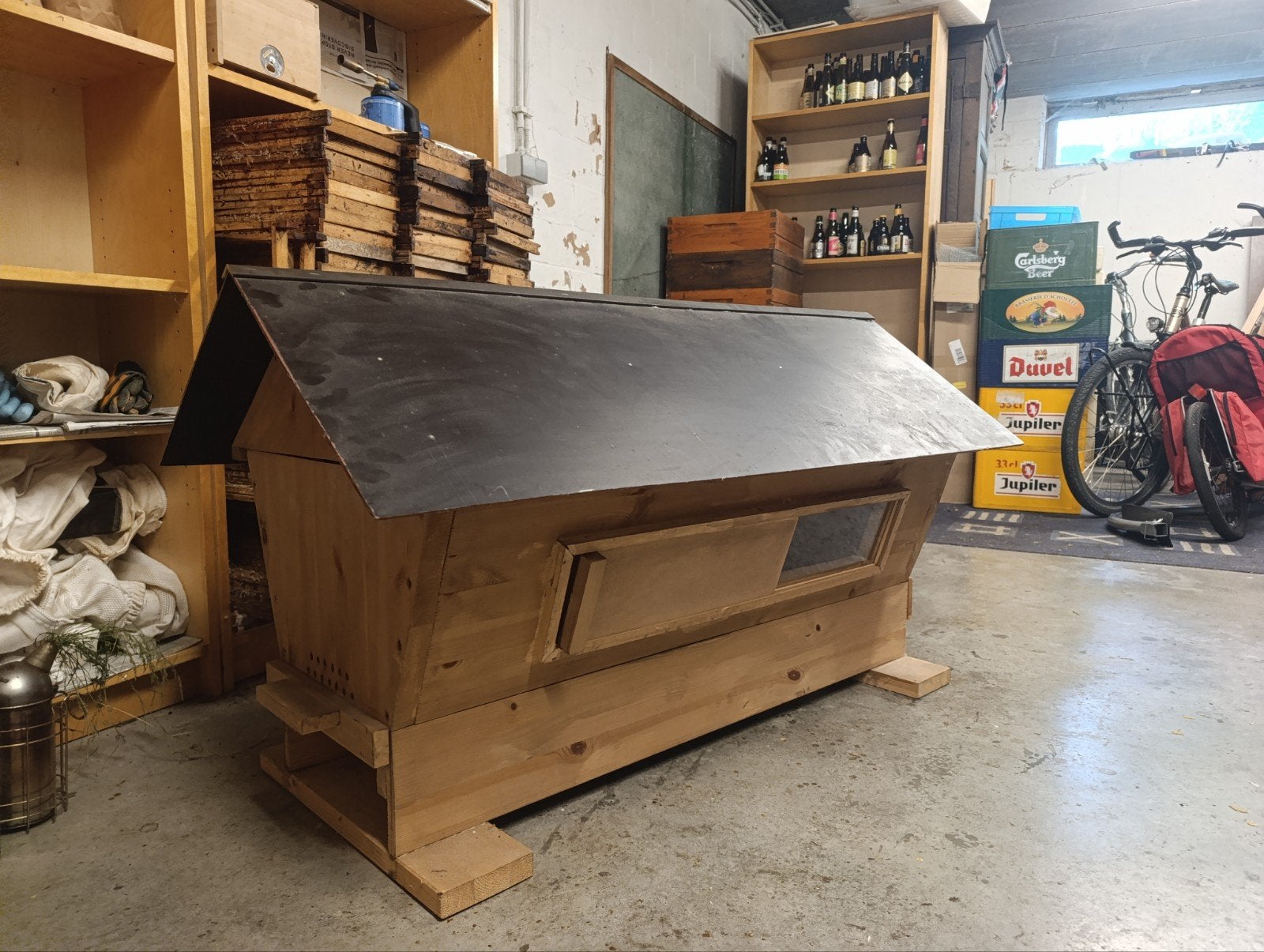 Bijenkast topbar hive, Ophalen