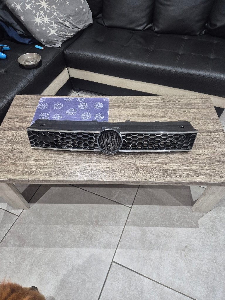 Vend calandre polo 6r, Enlèvement, Neuf, Volkswagen, Pare-chocs