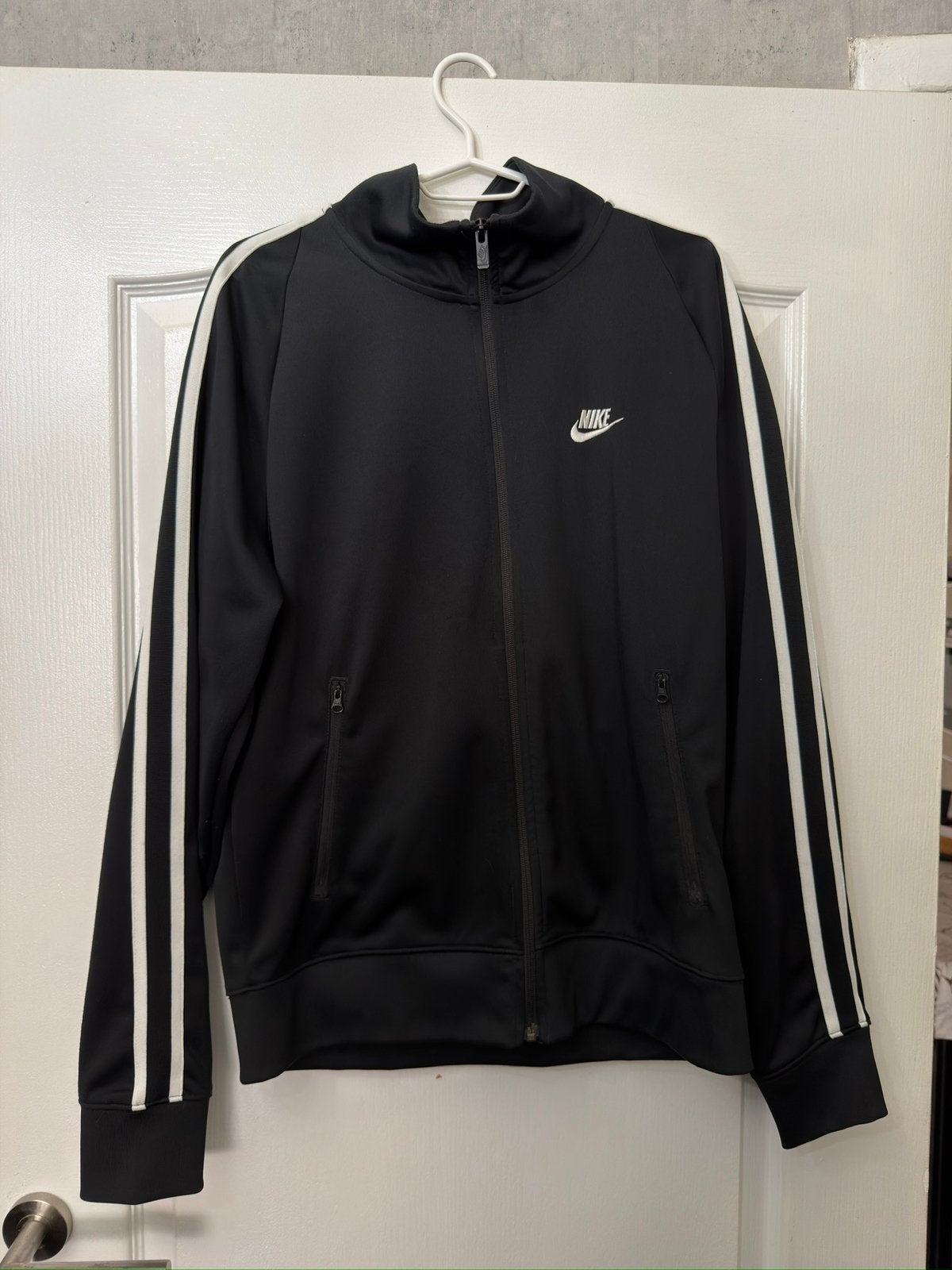 Nike jas maat M, Ophalen, Zo goed als nieuw, Maat 48/50 (M)