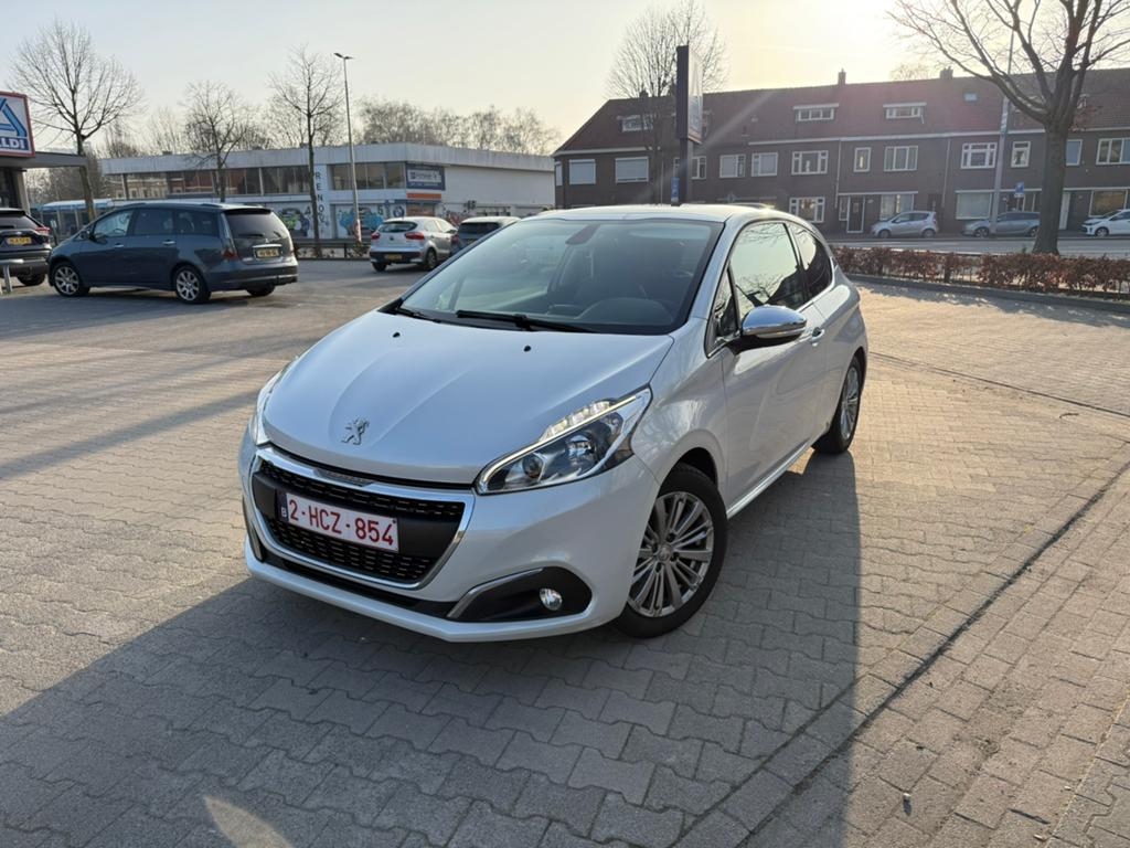 Peugeot 208, Auto's, Voorwielaandrijving, Leder en Stof, Wit, Handgeschakeld