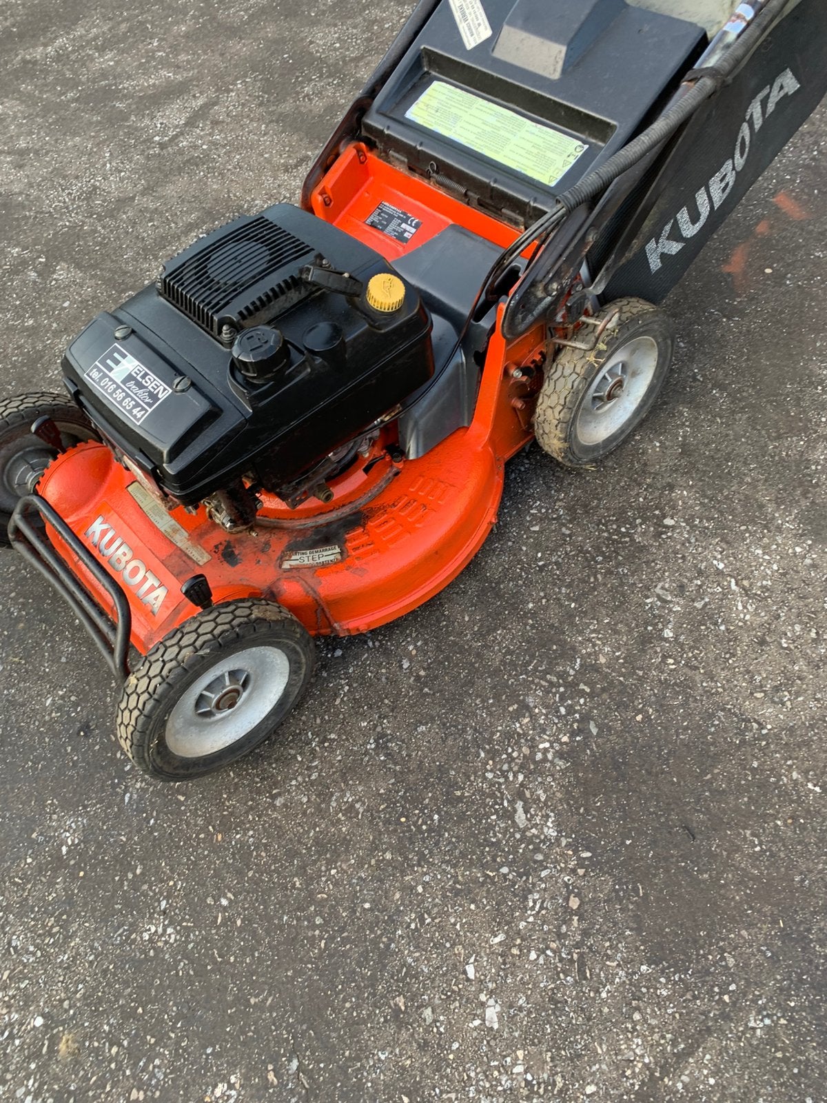 Machine à gazon Kubota Pro avec moteur Kawazaki, Jardin & Terrasse, Tondeuse rotative, Vitesses, Tondeuses à gazon à essence, Comme neuf