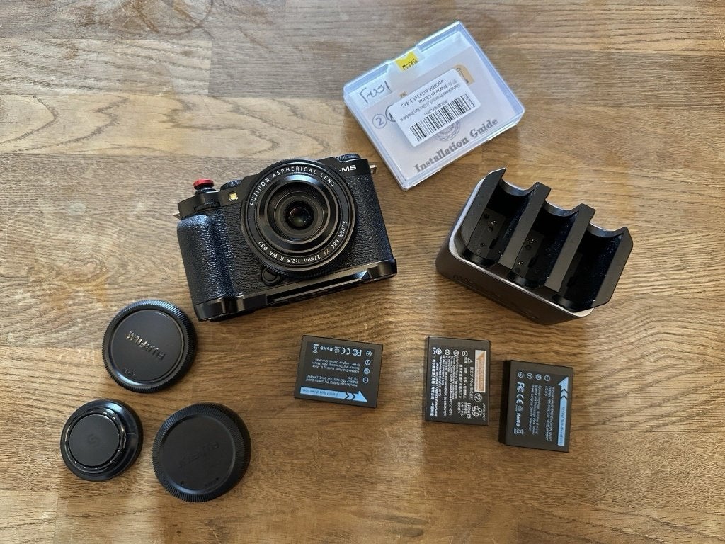 Fujifilm X-M5 digitale camera (zwart) met 27 mm f/2,8, Ophalen of Verzenden, Zo goed als nieuw, Accu, Fujifilm