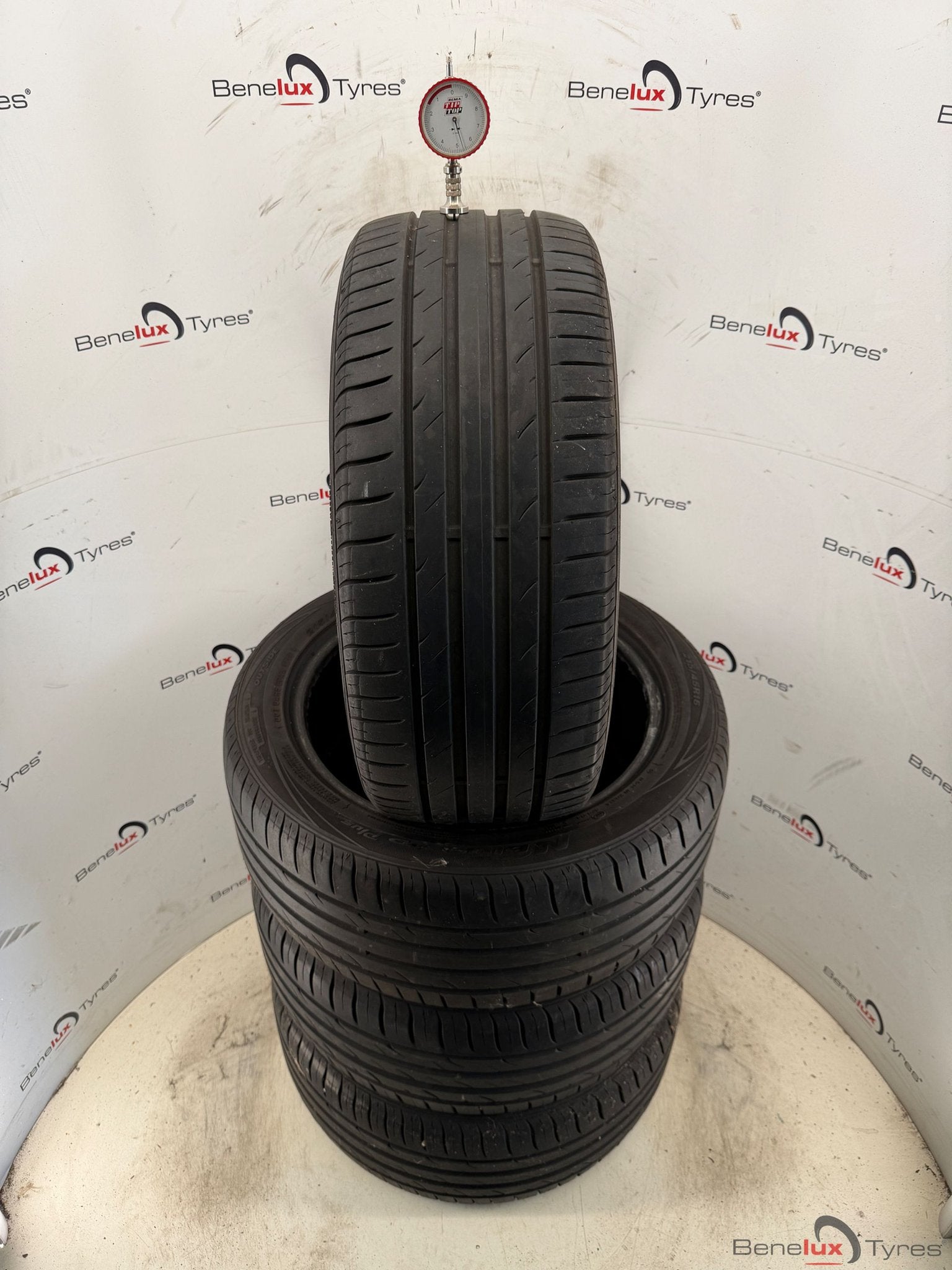 zomer 215/45R16 215/45 R16 215/45/16 2154516 Volkswagen Polo, 215 mm, 16 pouces, Véhicule de tourisme, Pneus été