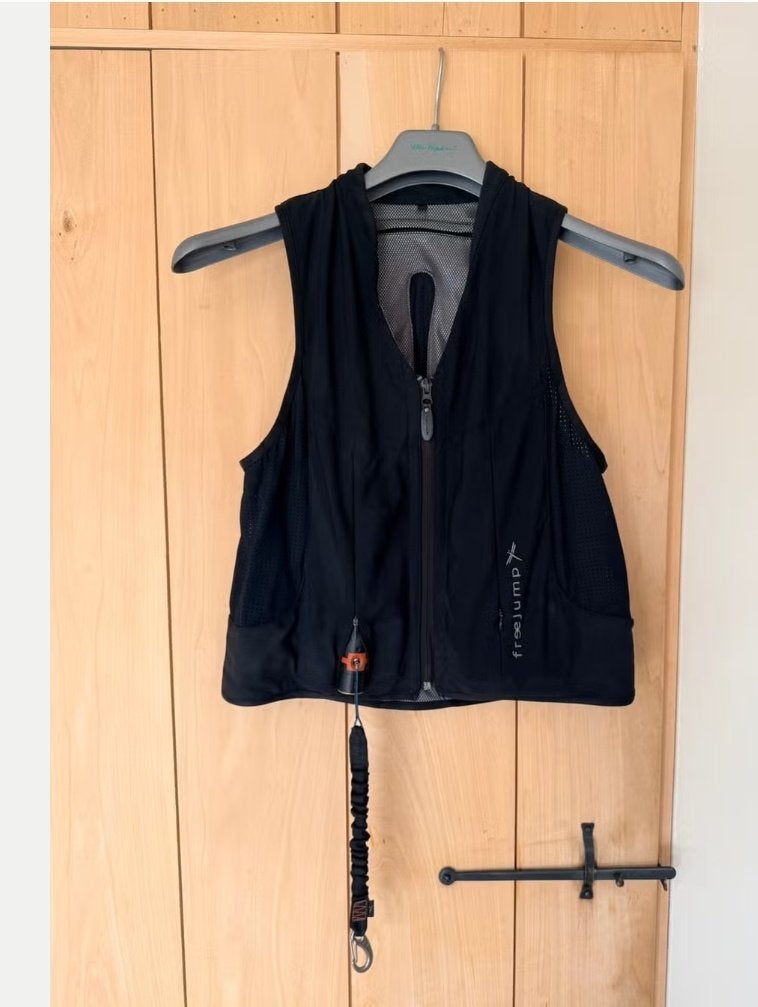 freejump airbag, perfecte staat!, Animaux & Accessoires, Fermeture éclair, Autres marques, Noir, Comme neuf
