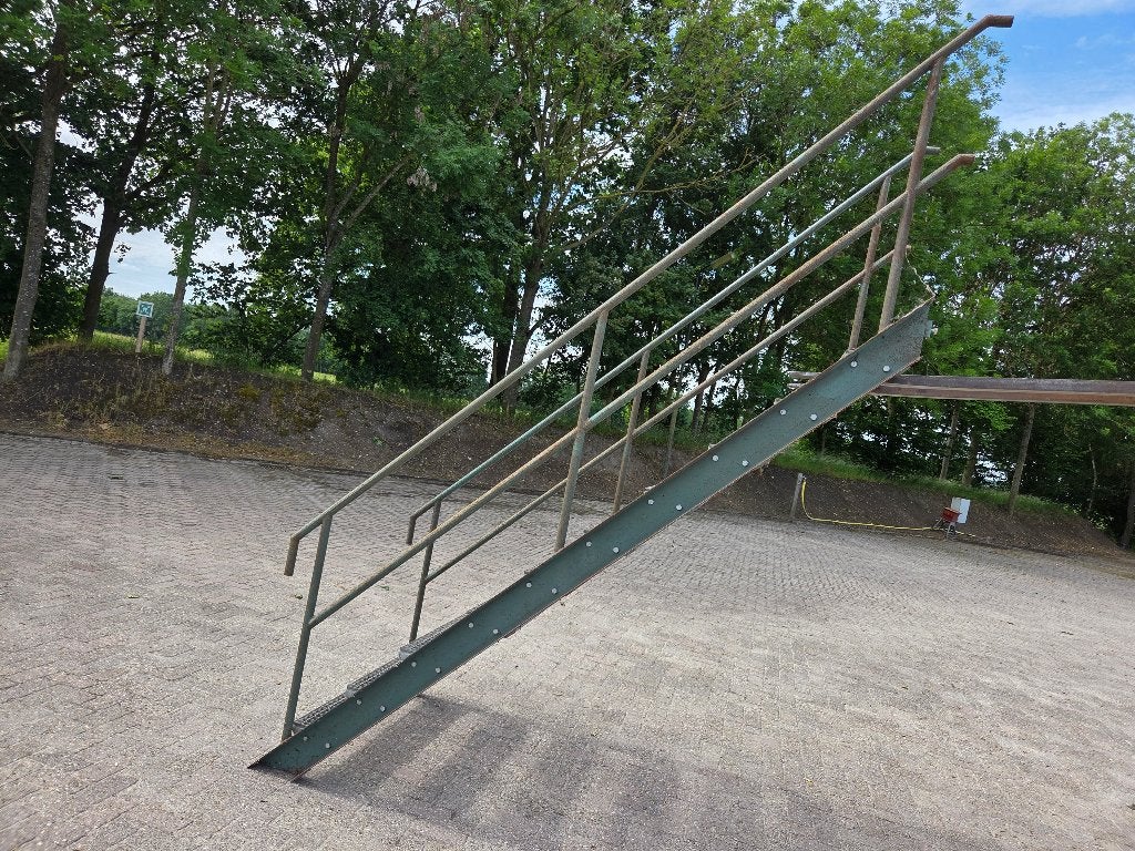 IJzeren trap, met rooster treden, Hoog ca 2.15 meter, Bricolage & Construction, Métaux, Enlèvement, Utilisé, Fer