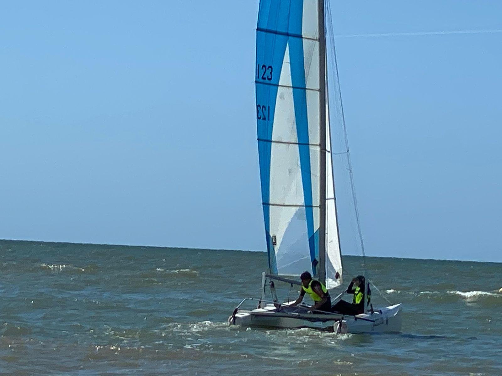Nacra F18 + trailer, Sports nautiques & Bateaux, Catamarans, Enlèvement, Utilisé, Nacra, F18