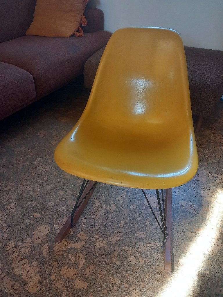 Chaise jaune à bascule Eames Herman Miller, Maison & Meubles, Bois, Autres couleurs, Design, Enlèvement