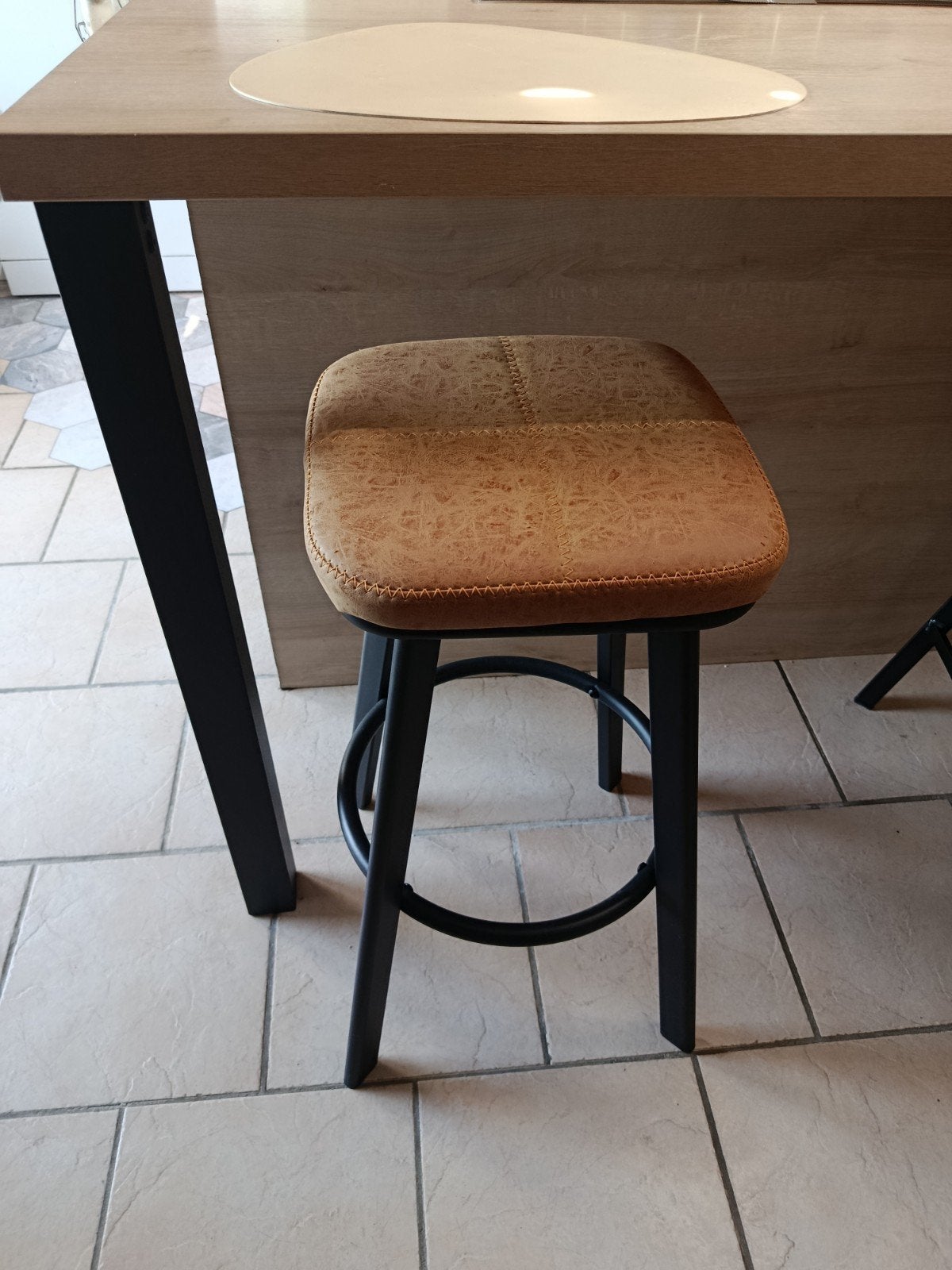 Joli tabouret de bar style scandinave / industriel (70 cm), Maison & Meubles, Enlèvement, Cuir