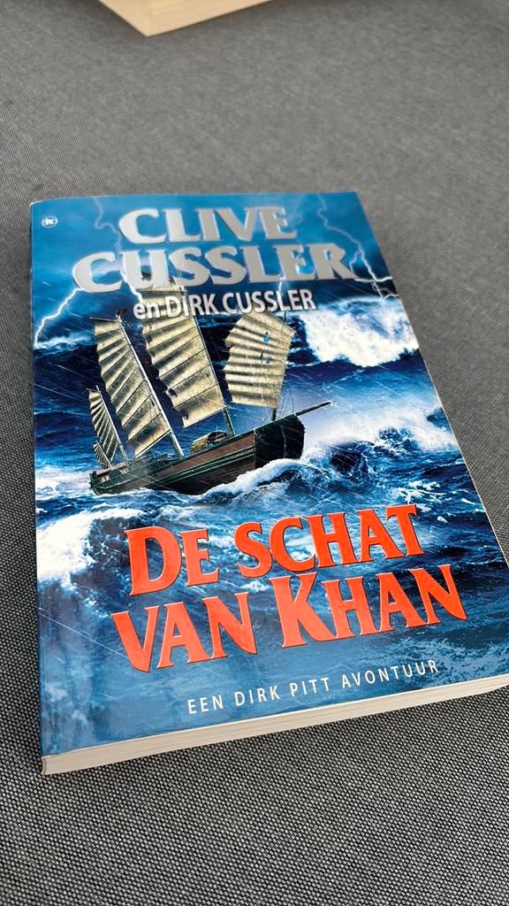 Clive Cussler - De schat van Khan, Boeken, Thrillers, Ophalen of Verzenden