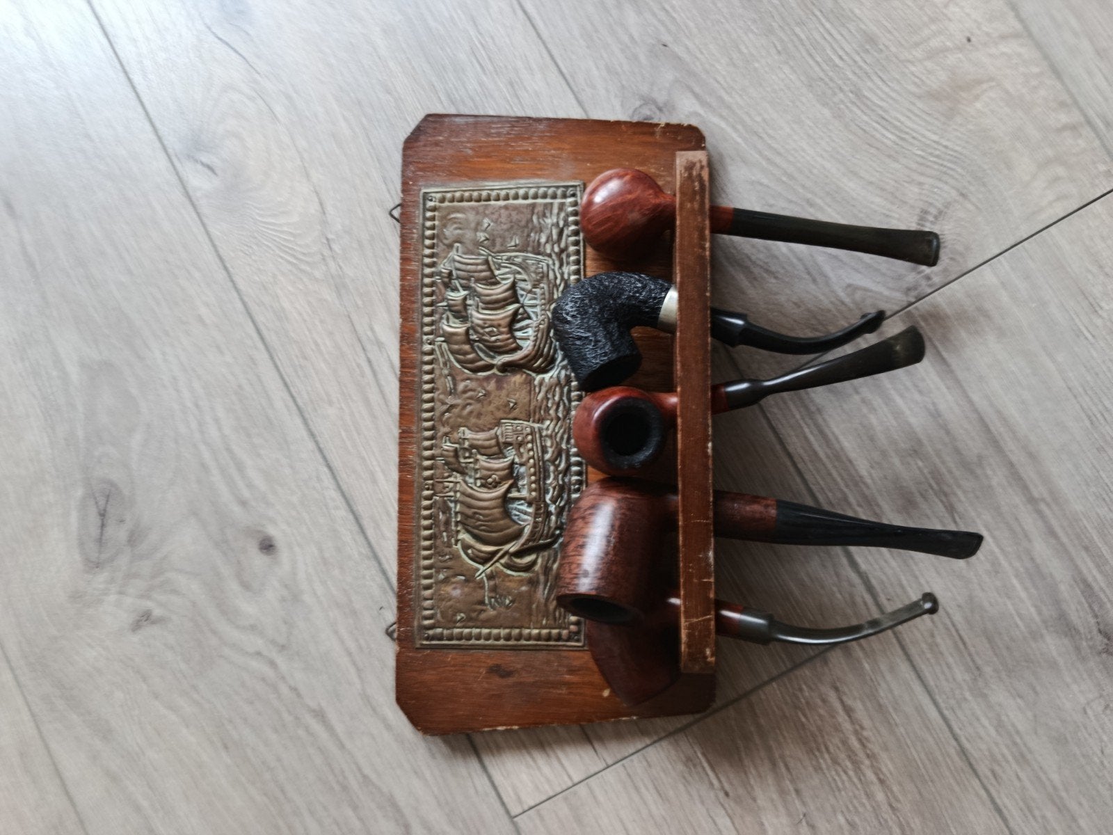 2 pijpen houders met pijpen, Verzamelen, Rookartikelen, Aanstekers en Luciferdoosjes, Ophalen