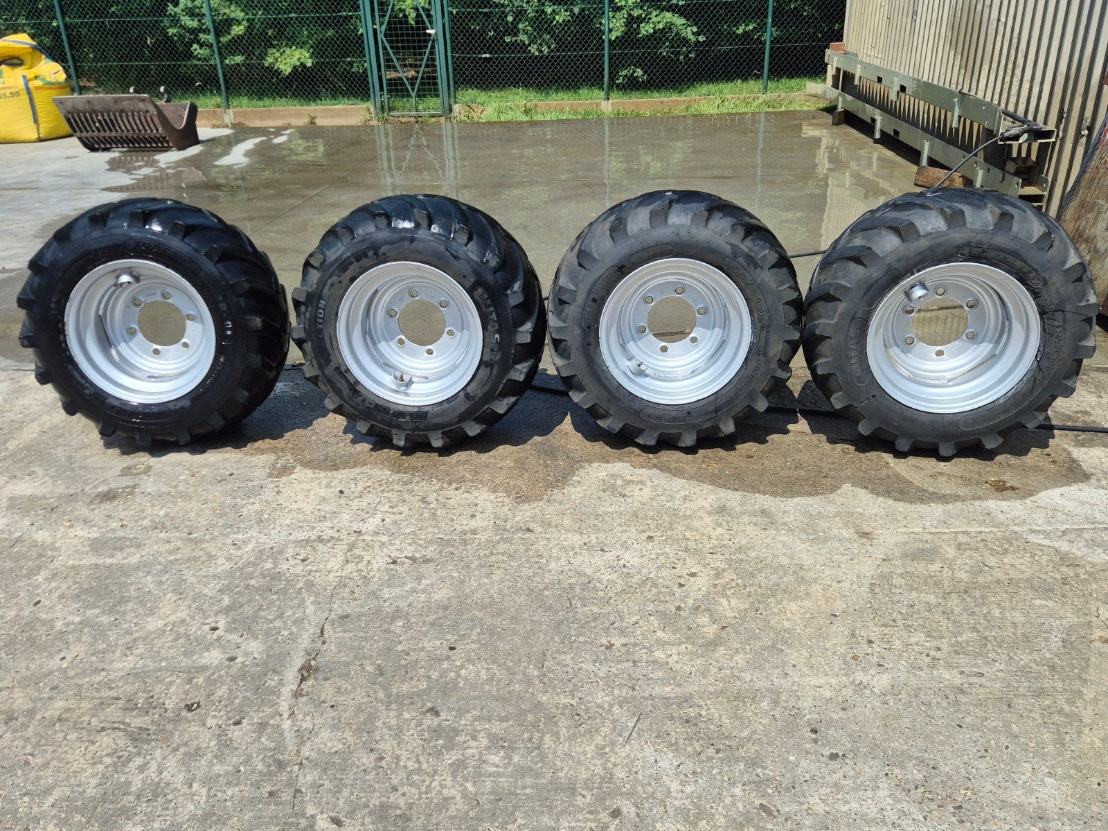 Mitas trekbanden op velg 6 gaats, Ophalen, Wiellader of Shovel
