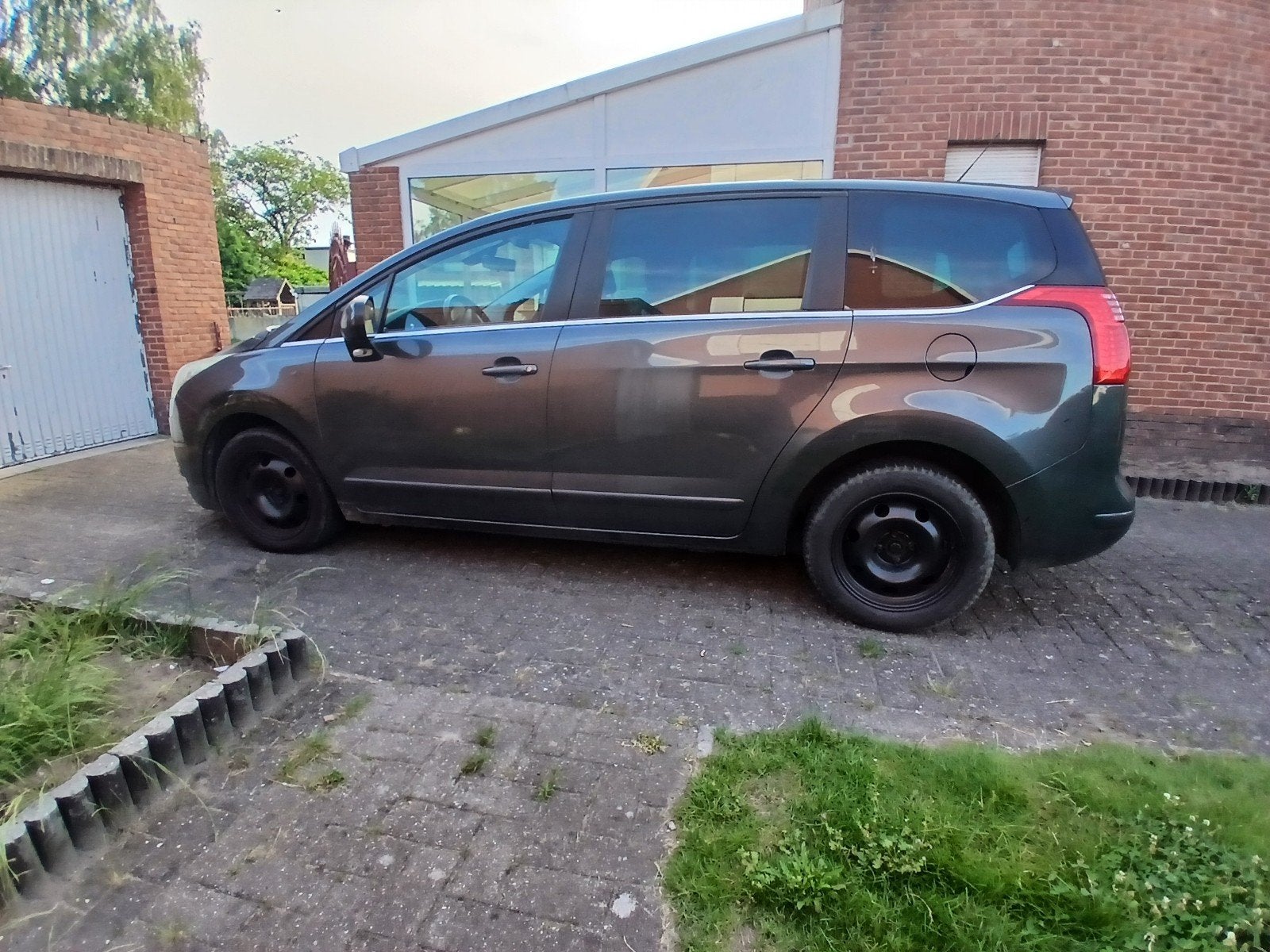 Hierbij tekoop mijn auto peugeot 5008 2011 euro 5, Auto's, Euro 5, Bedrijf, Te koop