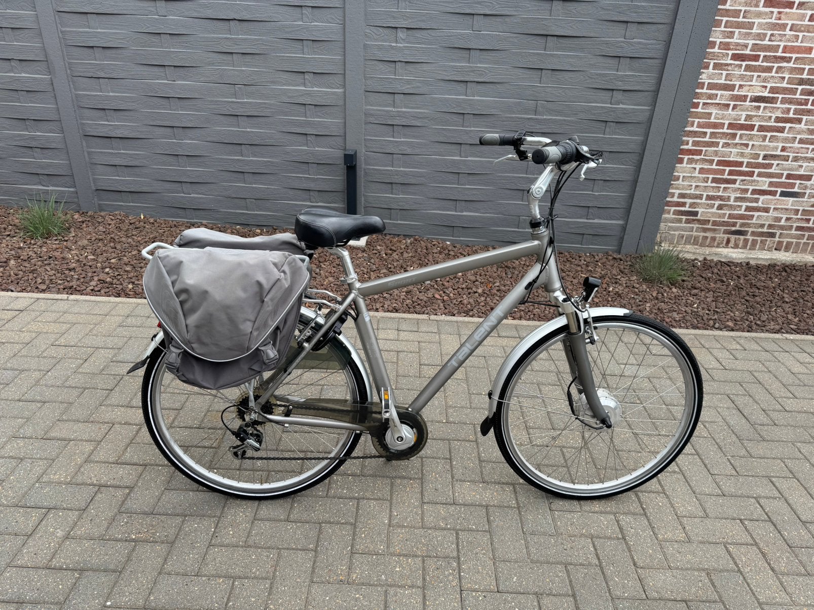 Elektrische fiets heren 3404km, Gebruikt, Velgrem, Versnellingen, 53 tot 57 cm
