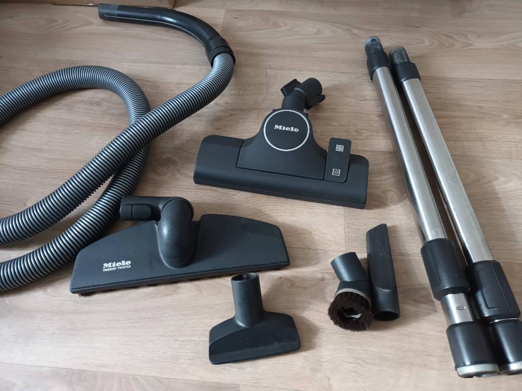 Stofzuiger voet en assecoires Miele, Elektronische apparatuur, Stofzuigers, Stofzak, Ophalen of Verzenden, Zo goed als nieuw, Miele
