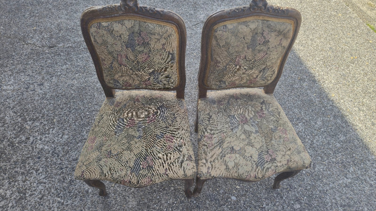 2 chaises anciennes pouvant être rénovées GRATUITEMENT, Enlèvement