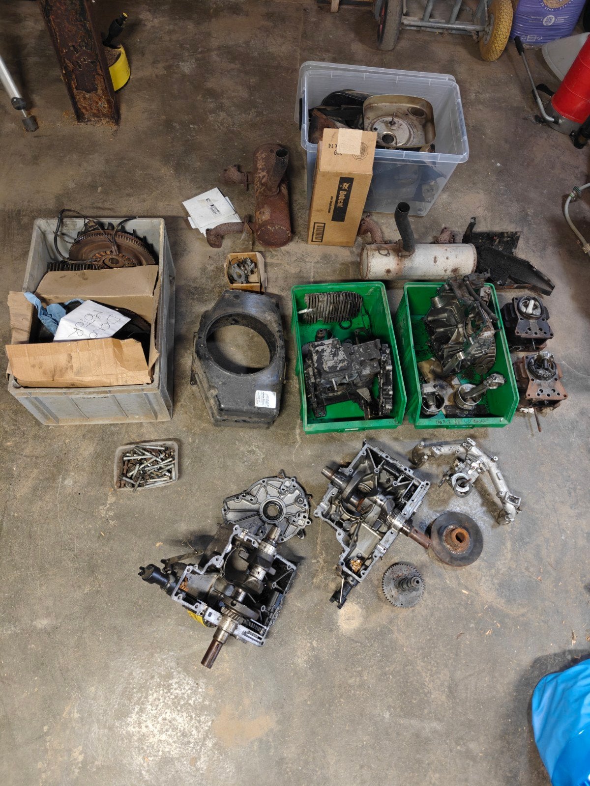 Bobcat 440b 2 complete motoren voor onderdelen, Enlèvement ou Envoi, Utilisé