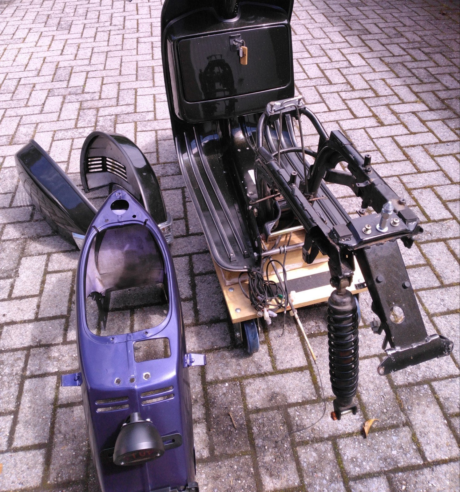 Vespa px , lml ,frame , 4 takt documenten, Ophalen