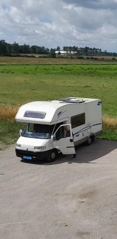 Mobilhome Fiat TRIGANO RIVIERA 130, Siège de train, Boîte manuelle, Jusqu'à 6, 5 à 6 mètres