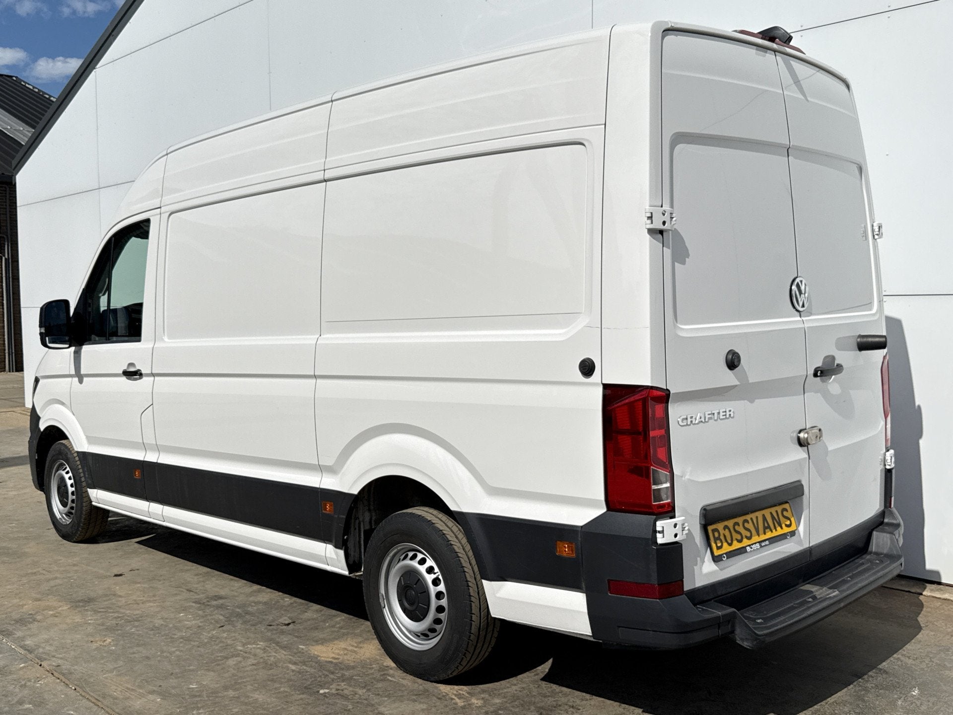 Volkswagen Crafter 2.0 TDI 140PK L3H3 Camera Airco Carplay P, Auto's, Voorwielaandrijving, Stof, Gebruikt, Zwart