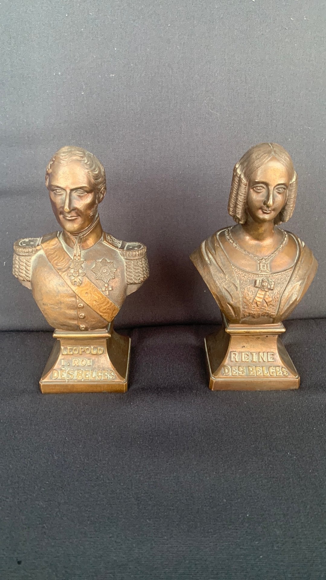 Antieke bronzen beeldjes Leopold 1 en Louise Marie, Enlèvement, Bronze