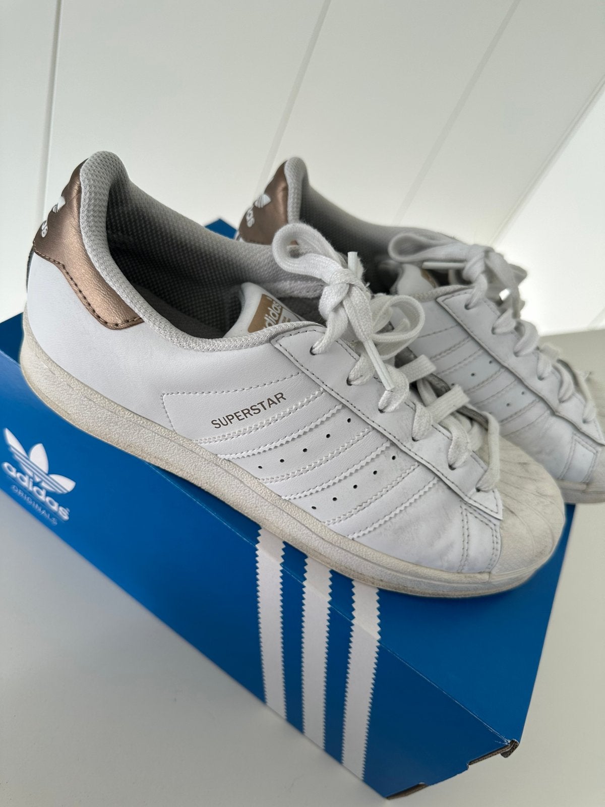 Sneakers adidas superstar, Wit, Ophalen of Verzenden, Sneakers, Gedragen