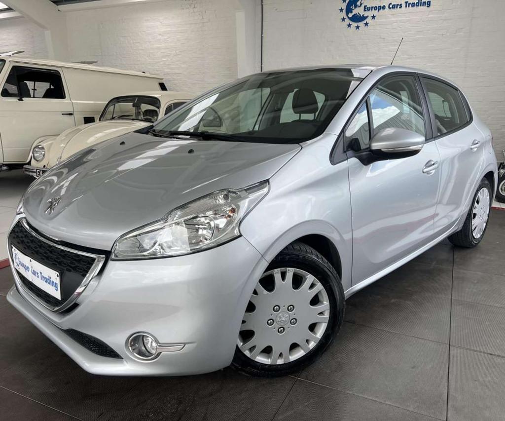Peugeot 208 1.4VTI 95CH 1ÈRE MAIN CHAINE DE DISTRIBUTION EN, Stof, Gebruikt, 95 pk, Bedrijf