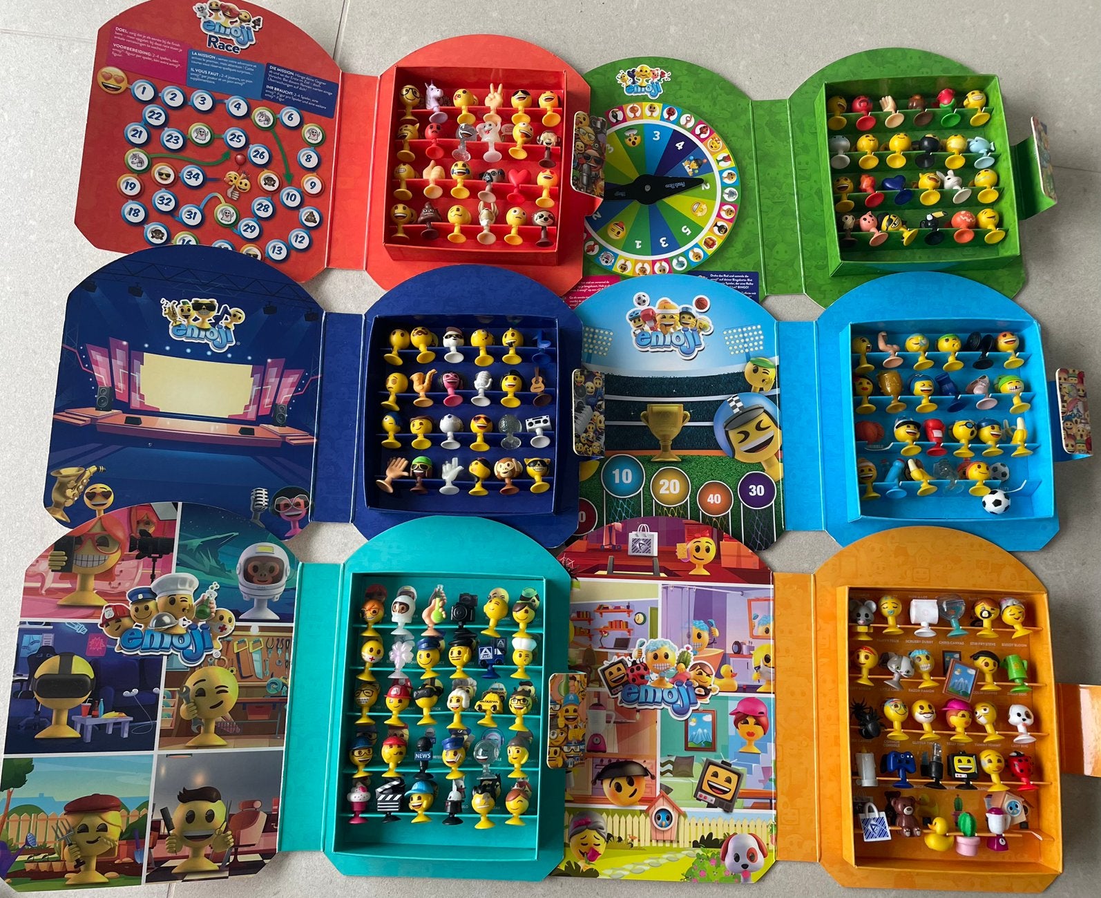 Ensemble de 6 boîtes d'émojis Aldi 2019 à 2025, Collections, Enlèvement ou Envoi, Comme neuf