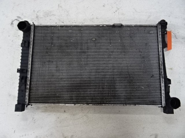 RADIATEUR Mercedes-Benz C (W203) (A2035000603), Gebruikt, Mercedes-Benz, Mevr. I. Hauben, Rue de l'Espoir 34 34
4030  GRIVEGNÉE, BE