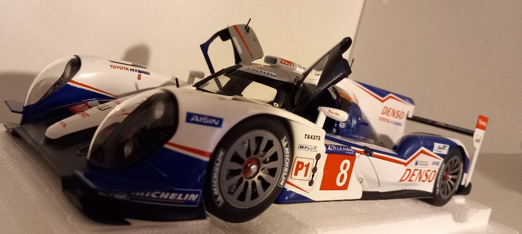 1/18 Toyota TS040 Hybrid #8 24hrs du Mans 2014 Autoart, Hobby & Loisirs créatifs, Voitures miniatures | 1:18, Enlèvement ou Envoi