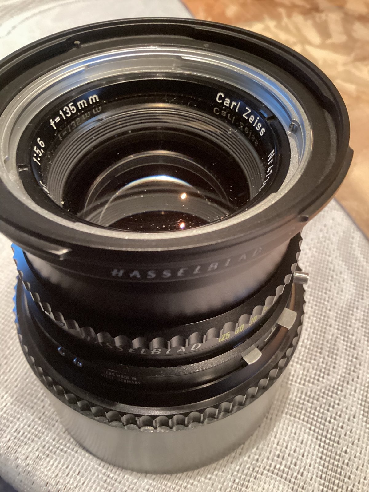 Objectif Hasselblad S-Planar f : 135 mm, Enlèvement