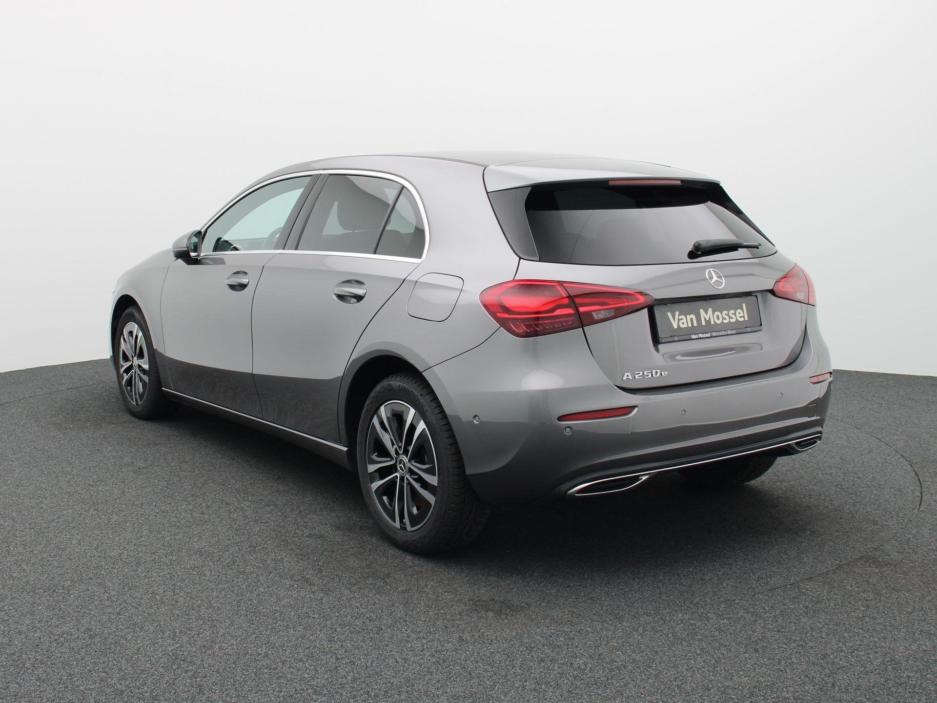 Mercedes-Benz A-Klasse 250 e Business Line + CARPLAY + LED +, Autos, Achat, Euro 6, 16 kWh, Noir