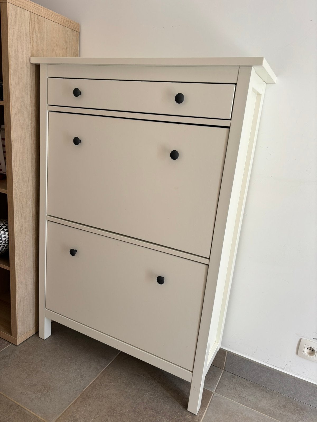 Armoire à chaussures ikea hemnes, Maison & Meubles, Armoires | Armoires à chaussures, Enlèvement, Comme neuf