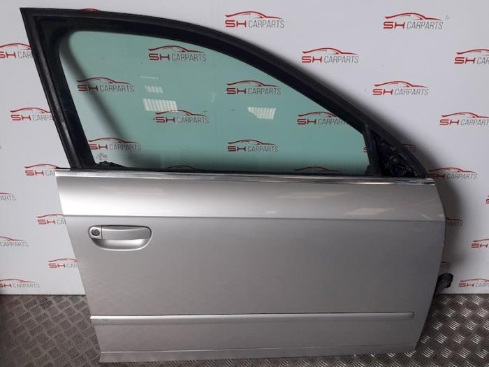 Portier 4Deurs rechts-voor van een Audi A4 (LY7W), Gebruikt, -, Deur, -