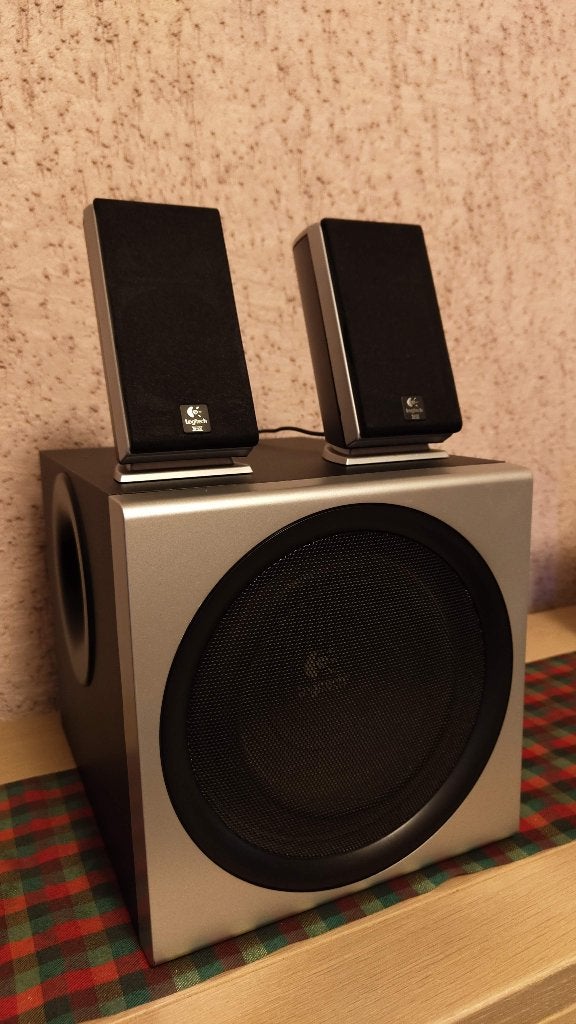 Logitech Z-2300 THX 2.1, Afstandsbediening, Logitech, Speakerset, Zo goed als nieuw