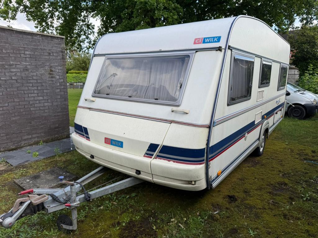 Will ci 5.10m Vast bed en Grote zithoek en voortent, Caravans en Kamperen, Caravans, Vast bed, Rondzit, Particulier, 5 tot 6 meter