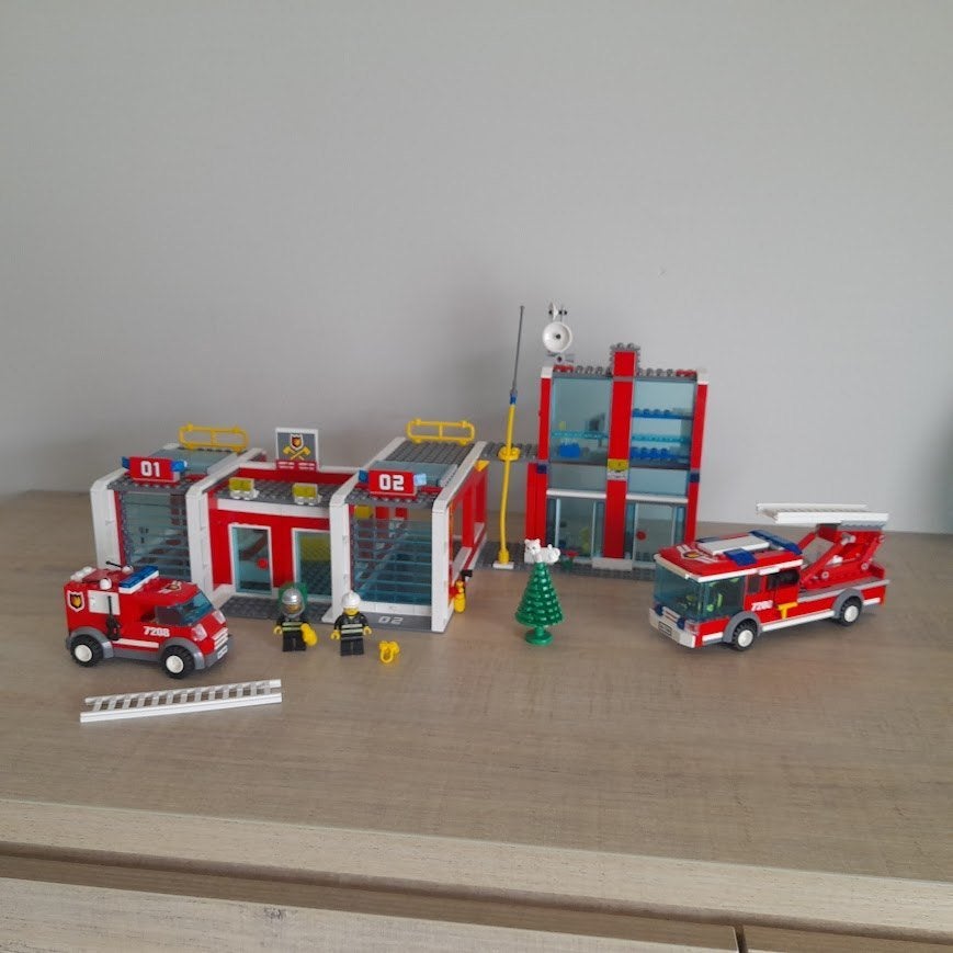 Lego 7208 brandweer kazerne compleet City, Kinderen en Baby's, Speelgoed | Duplo en Lego, Lego, Ophalen of Verzenden, Compleet