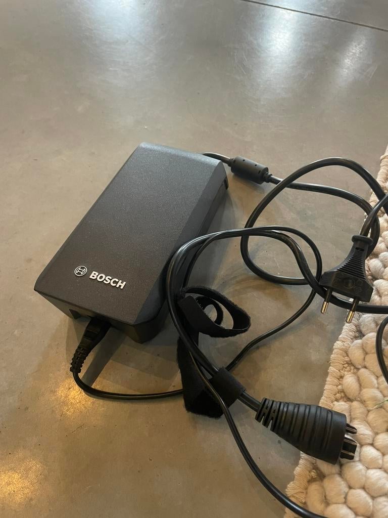 Bosch eBike Battery Charger 36-6/230, Fietsen en Brommers, Ophalen, Zo goed als nieuw