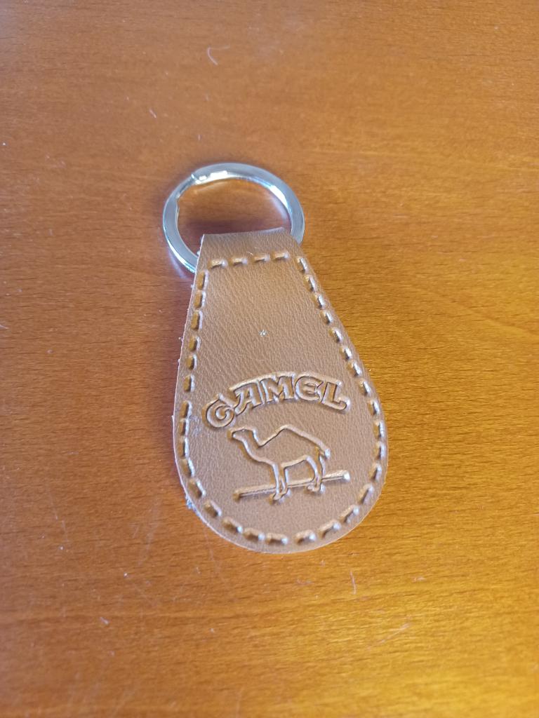 Porte-clés vintage en cuir camel — Tobacco collectible, Collections, Enlèvement ou Envoi, Neuf, Autres types