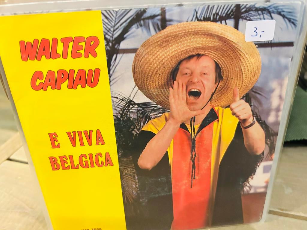 Walter Capiau : e viva Belgica, Ophalen of Verzenden, Zo goed als nieuw