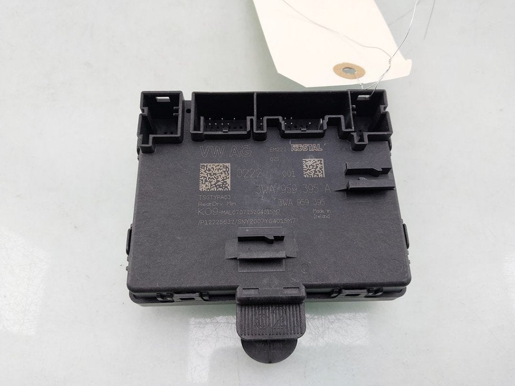 ORDINATEUR VEROUILLAGE CENTRALISE Volkswagen Tiguan (CT1), Volkswagen, Volkswagen AG, Utilisé, Kundenbetreuung@volkswagen.de