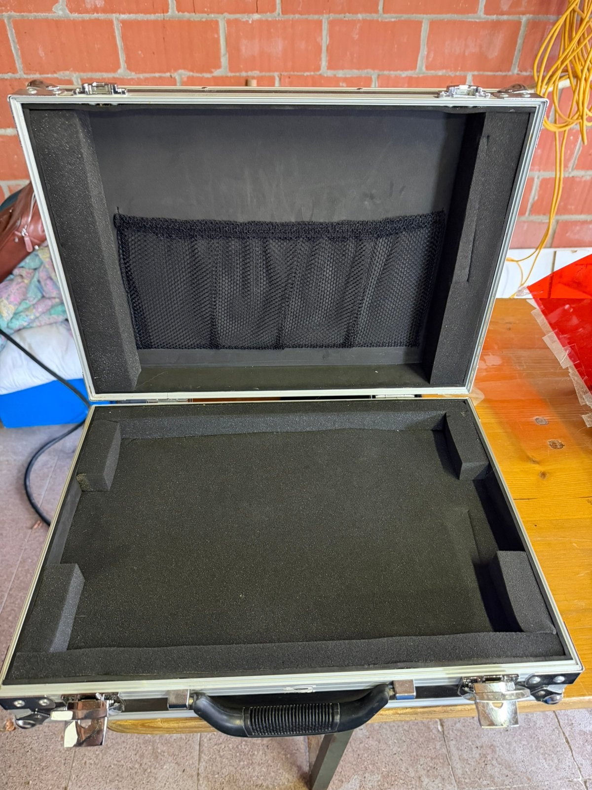 Latop case 17inch, Muziek en Instrumenten, Behuizingen en Koffers, Ophalen, Zo goed als nieuw
