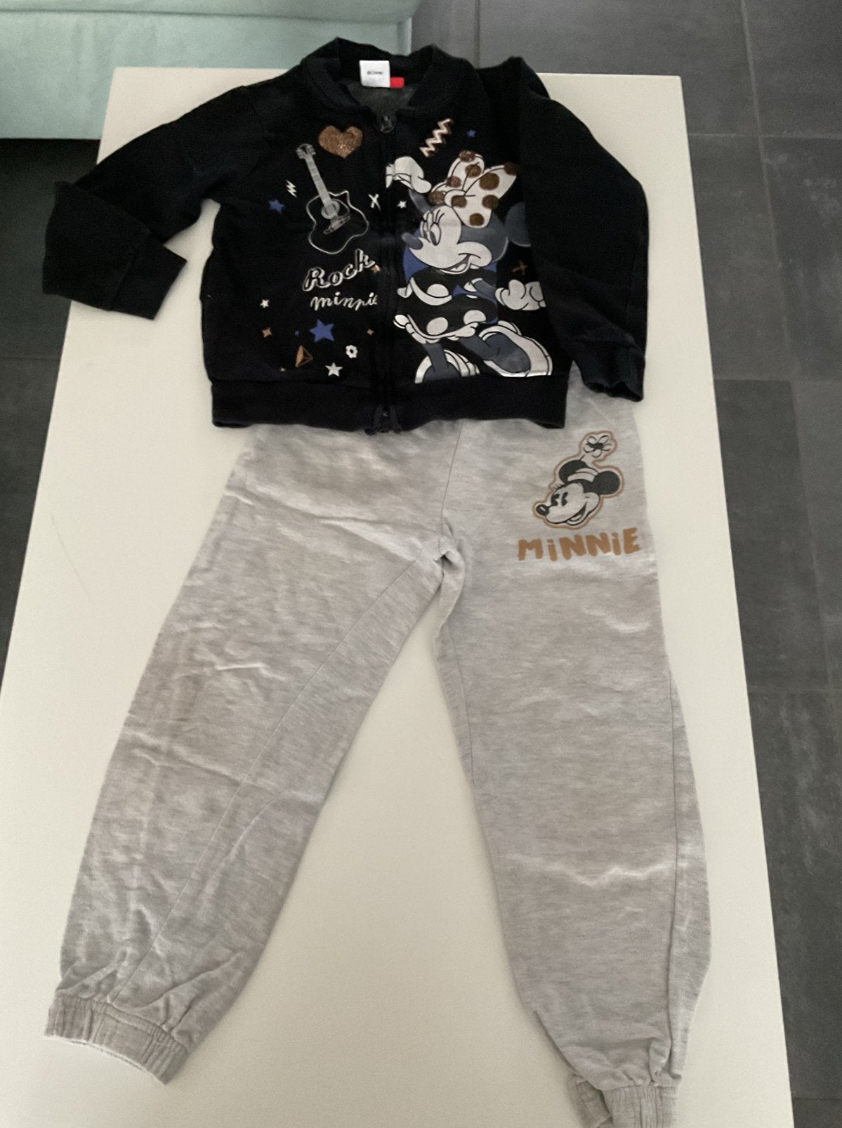 Trainingspak Monnie Mouse (maat 5-6 jaar), Kinderen en Baby's, Kinderkleding | Maat 110, Ophalen of Verzenden, Zo goed als nieuw