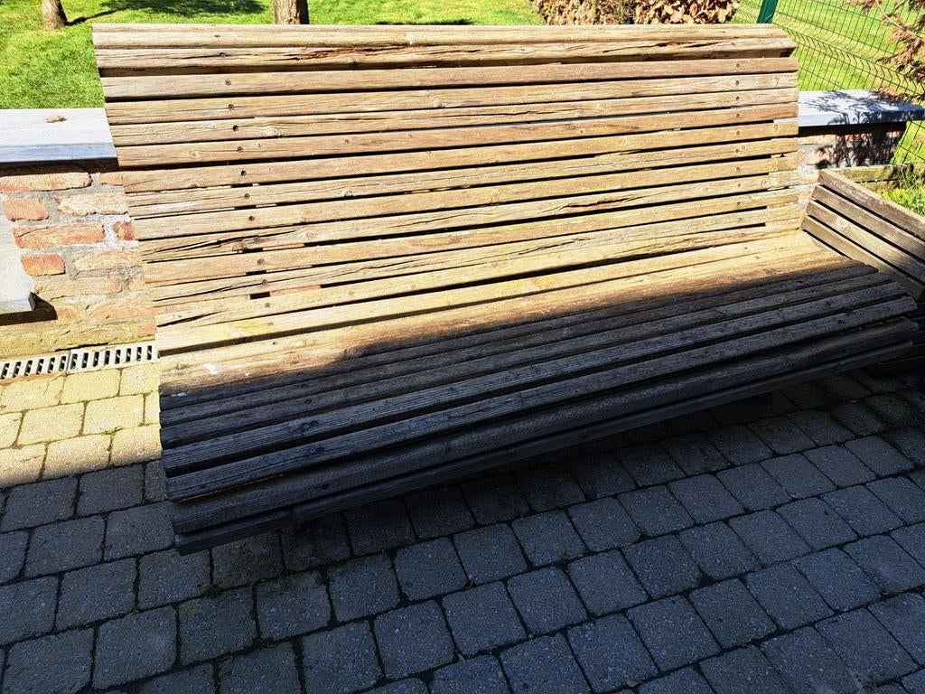 Banc bois un peu bancale, Enlèvement, Bois