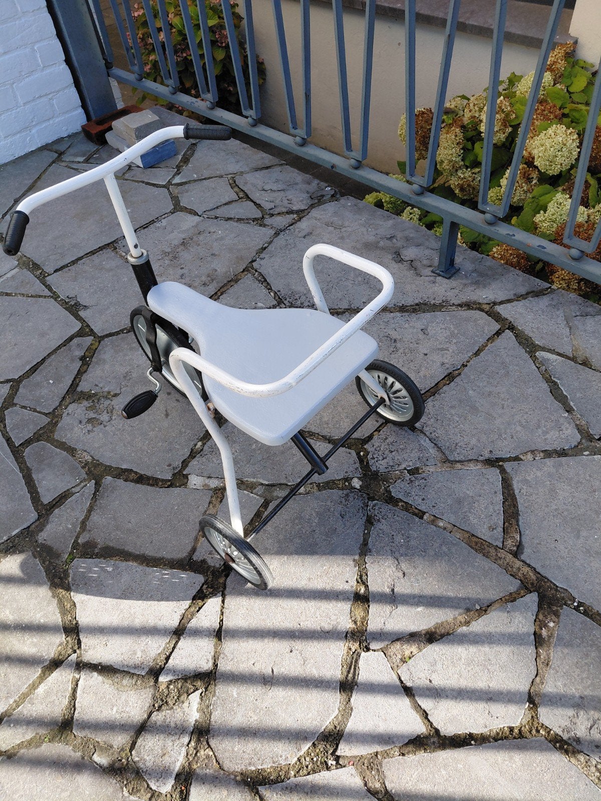 tricycle vintage, Enlèvement