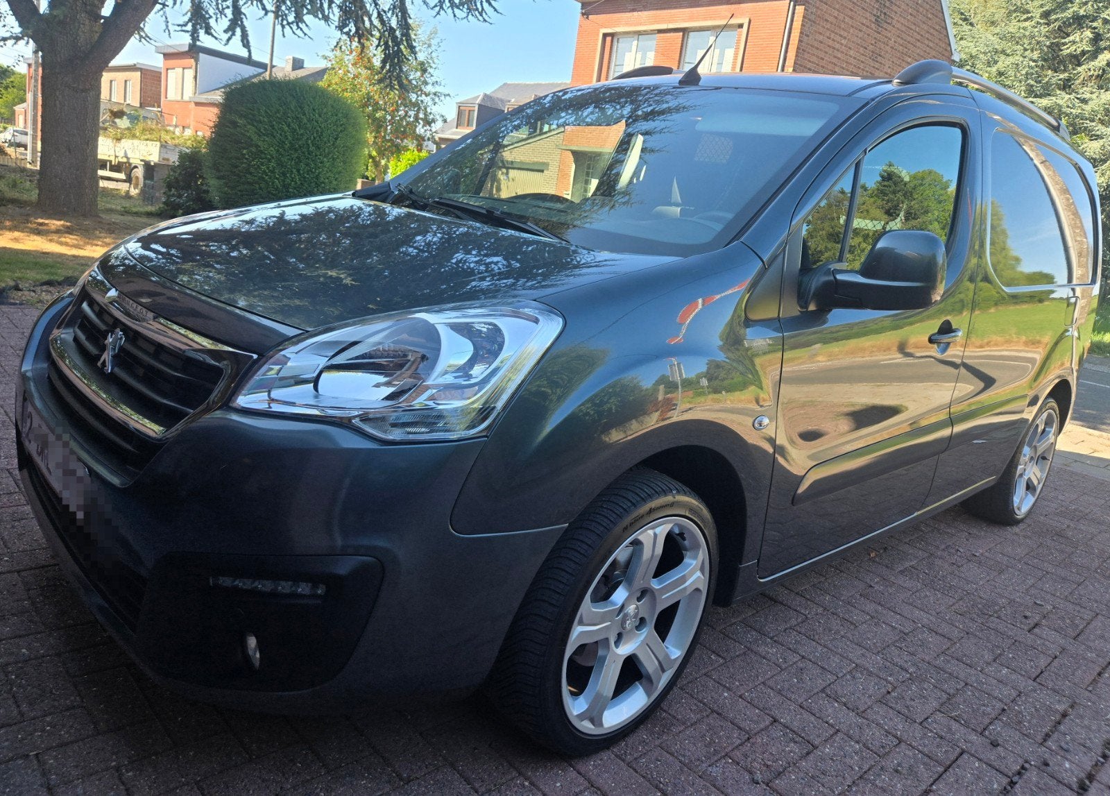 Peugeot partner 1.6hdi 120cv BV6 3places, Euro 6, 3 places, Autres couleurs, Noir