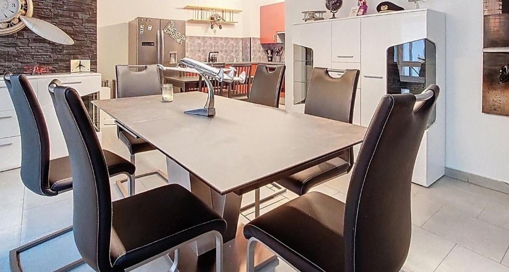 Table, Enlèvement, Comme neuf